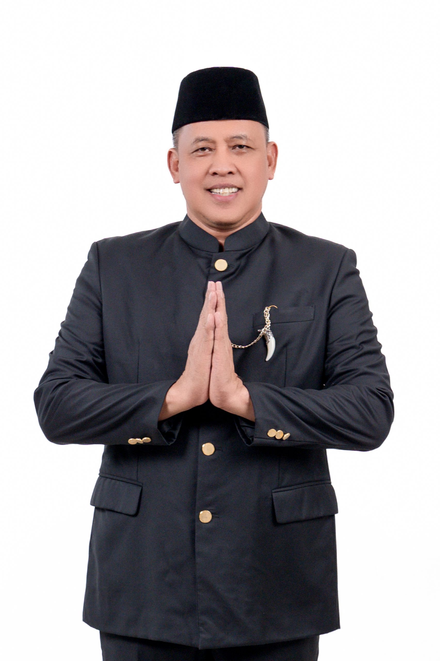 Bekasi Keren_Tri Adhianto-Prestasi Pembina Pengembangan Tekhnologi Tepat Guna Desa Nusantara Bekasikeren_Photoshoot-Pak-TRI_baju_adat-